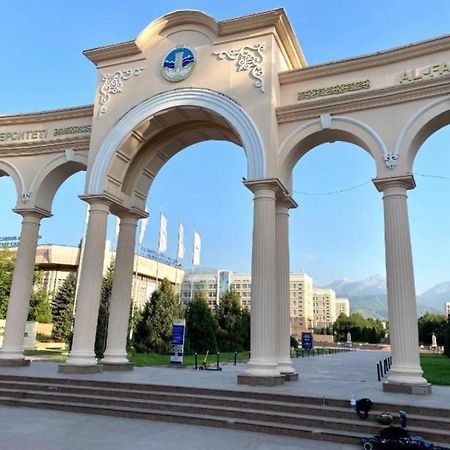 Отличная Квартира Со Всеми Удобствами. Almati Kültér fotó